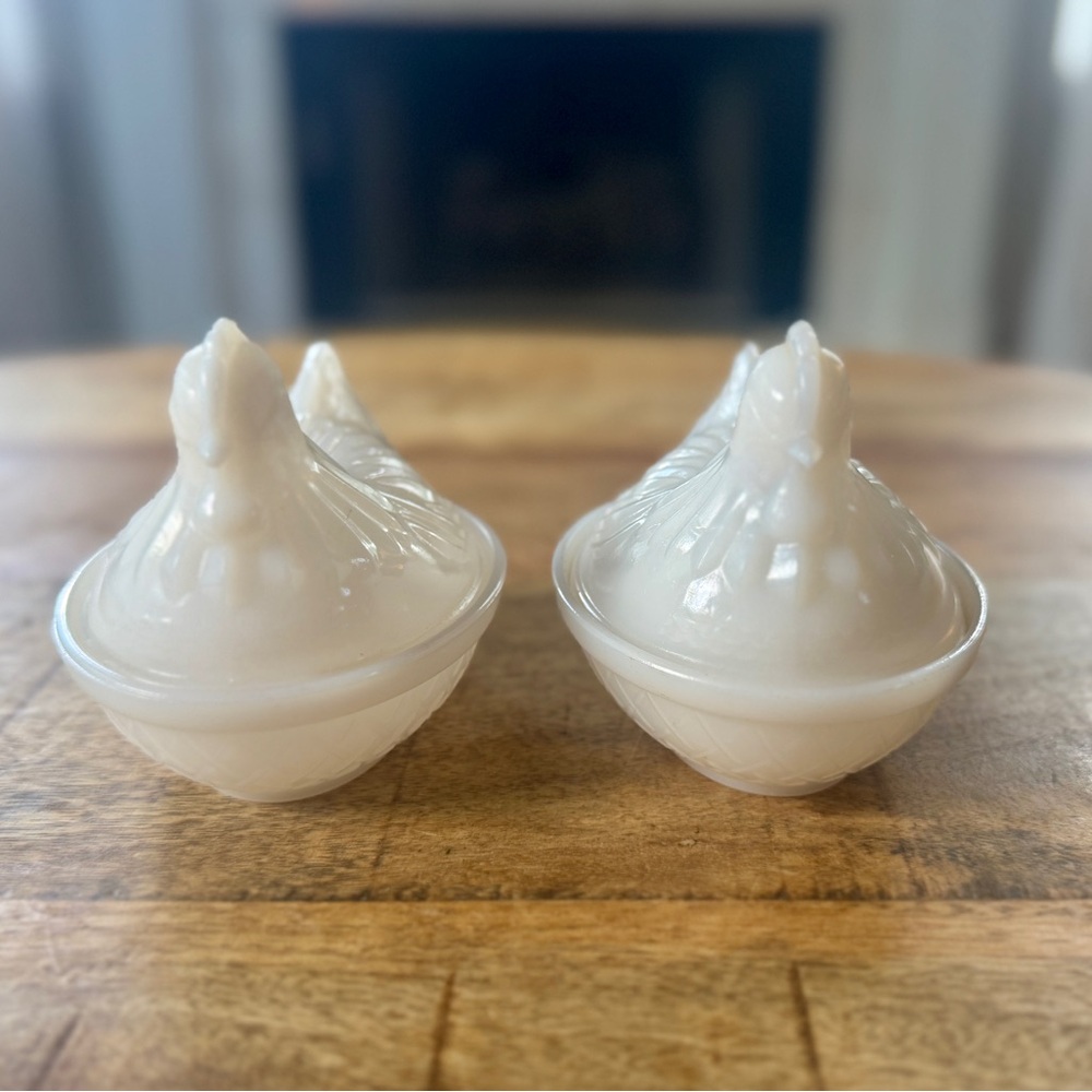 SOLD Vintage Milk Glass Hen on Nest - Set of 2 - Picture 5 of 6